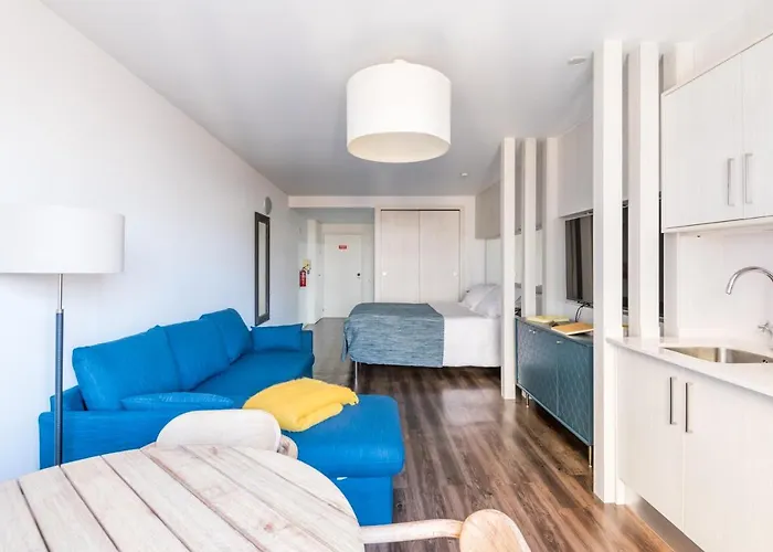 Marina Club Апартаменты *